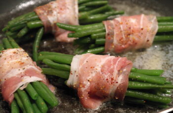 Air fryer Green Beans with Bacon