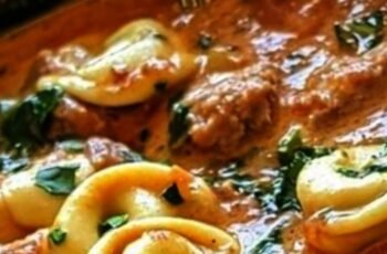 Slow Cooker Creamy Tortellini Soup
