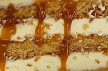 Caramel Apple Cheesecake Cake