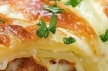 Savory Puff Pastry with Minced Meat and Cheese