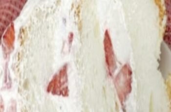 Strawberry Angel Cake: A Light and Flavorful Delight
