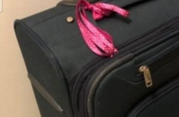 Baggage Handler Reveals Why You Should Never Tie a Ribbon on Your Luggage
