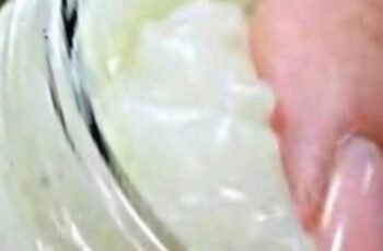 An ancient natural recipe for removing spots and lightening the skin