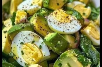 AVOCADO AND SPINACH EGG SALAD: A NUTRITIOUS AND CREAMY DELIGHT