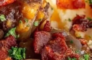 Bacon Cheddar Salisbury Steak: A Comfort Food Classic with a Cheesy Twist