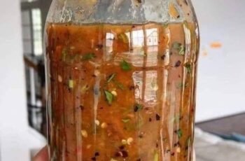 Homemade salsa pecante
