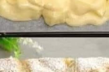 Flourless Almond Cake with Raspberry Sauce