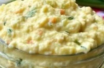 Creamy Cottage Cheese & Veggie Dip (Healthy & Protein-Packed)