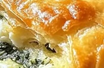 Flaky Spinach and Feta Spanakopita Cookies