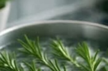 The 1-Tablespoon Rosemary Remedy That’s Easing Joint Pain and Swelling Naturally