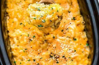 CROCK-POT MAC AND CHEESE